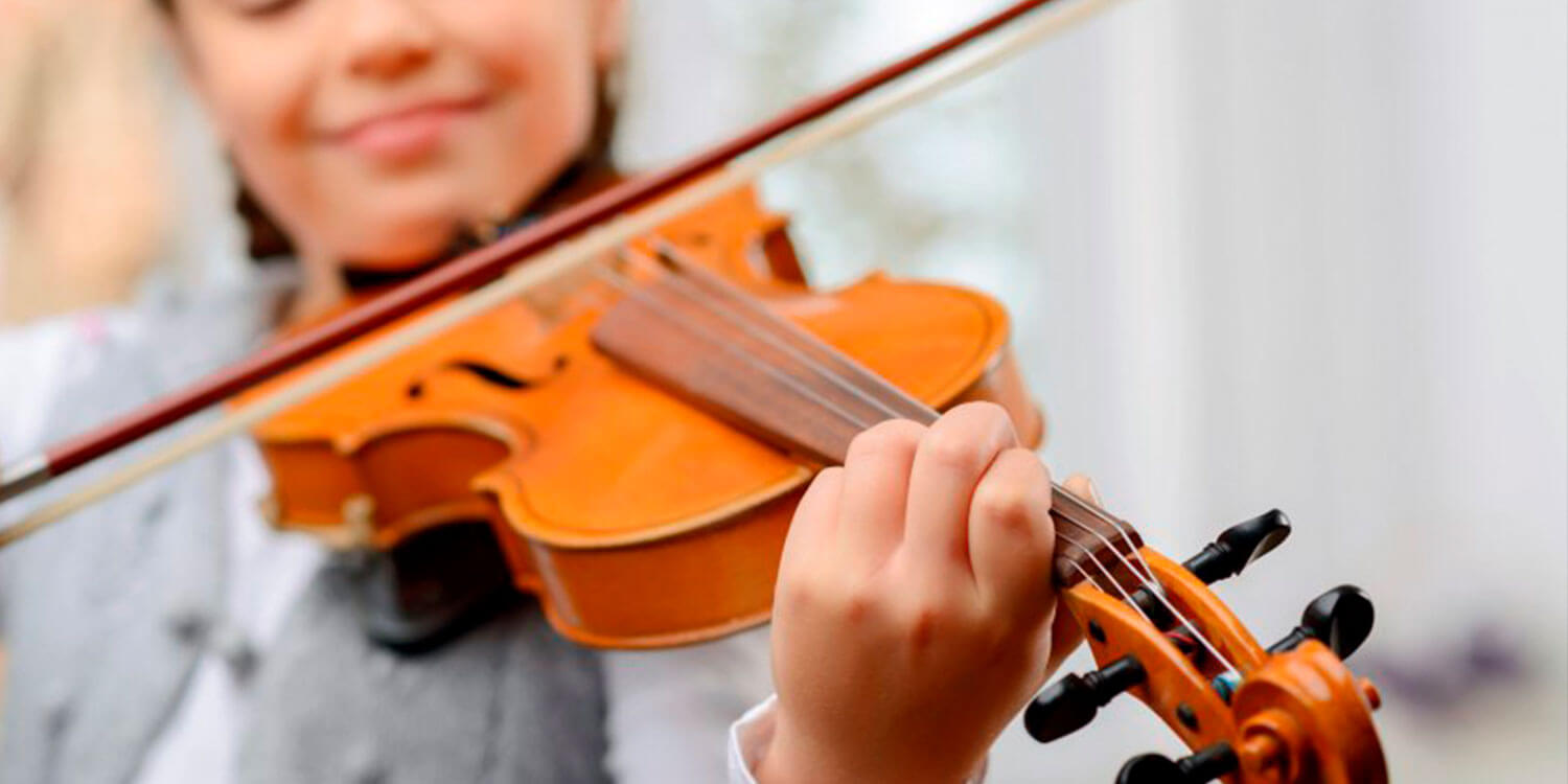Violines solidarios Escuela Music&Dynamics